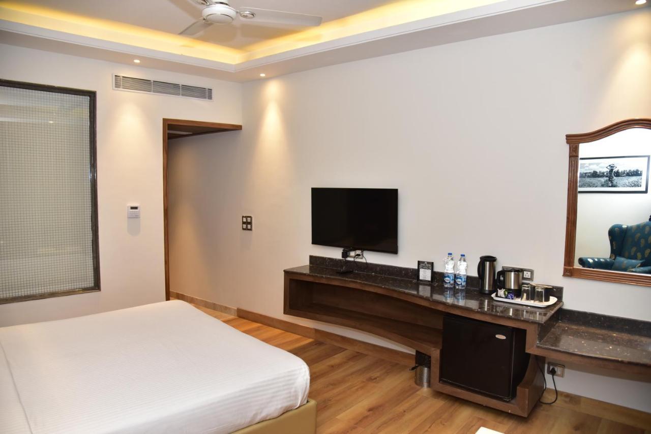 The Cedar Grand Hotel And Spa Shimla Exterior photo